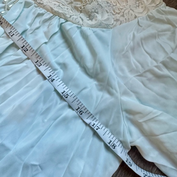 Vintage Shadowline Womens Size Medium Embroidered Slip Nightgown - Picture 4 of 11